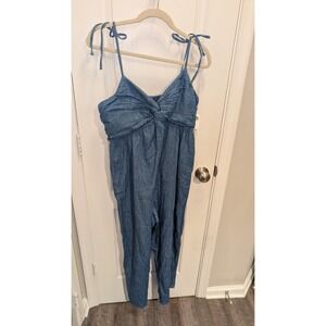 Old Navy Chambray Jumpsuit Women Size Large Blue Pockets Center Twist Sleeveless